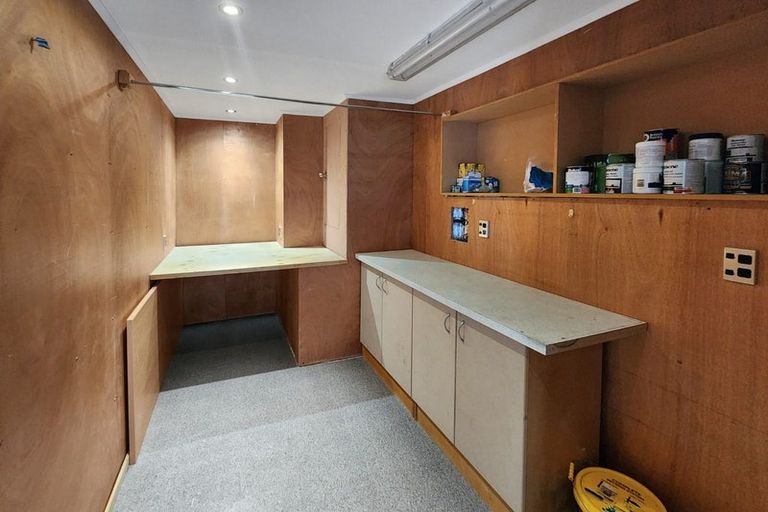 Photo of property in 35 Poto Road, Normandale, Lower Hutt, 5010