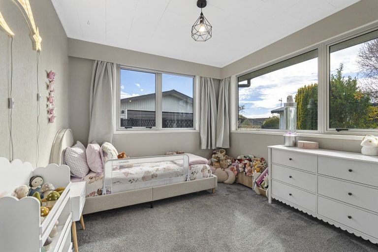 Photo of property in 3 Erica Place, Bell Block, New Plymouth, 4312