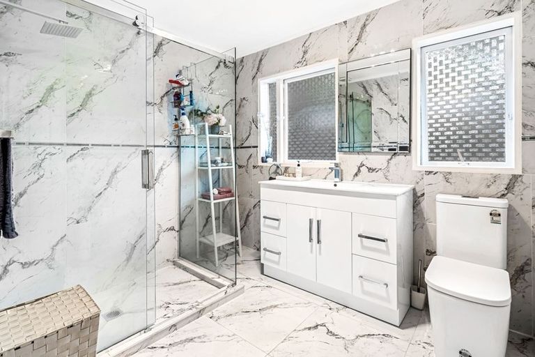 Photo of property in 36 Hartley Terrace, Massey, Auckland, 0614