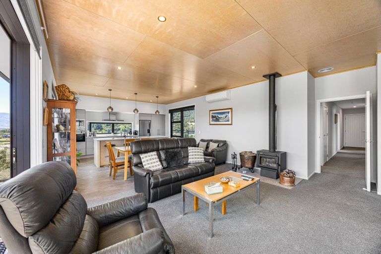 Photo of property in 6 Nokomai Street, Wanaka, 9305