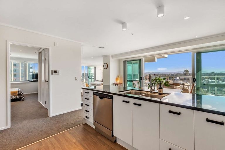 Photo of property in 12/72a Devonport Road, Tauranga, 3110