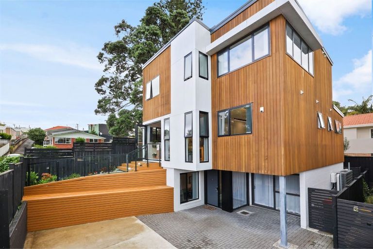 Photo of property in 9e Glenfern Road, Mellons Bay, Auckland, 2014