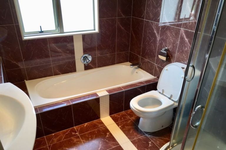 Photo of property in 1 Kestev Drive, Flat Bush, Auckland, 2016