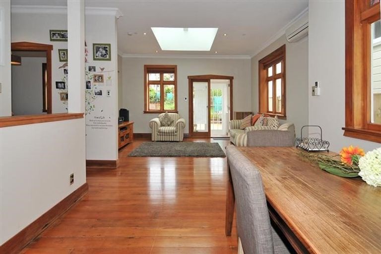 Photo of property in 51 Eden Street, Island Bay, Wellington, 6023