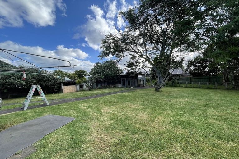 Photo of property in 4 Kervil Avenue, Te Atatu Peninsula, Auckland, 0610