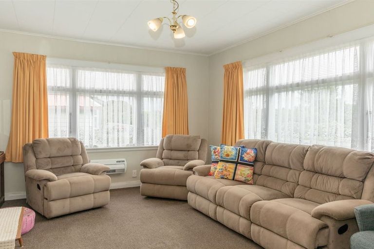 Photo of property in 28 The Esplanade, Westport, 7825