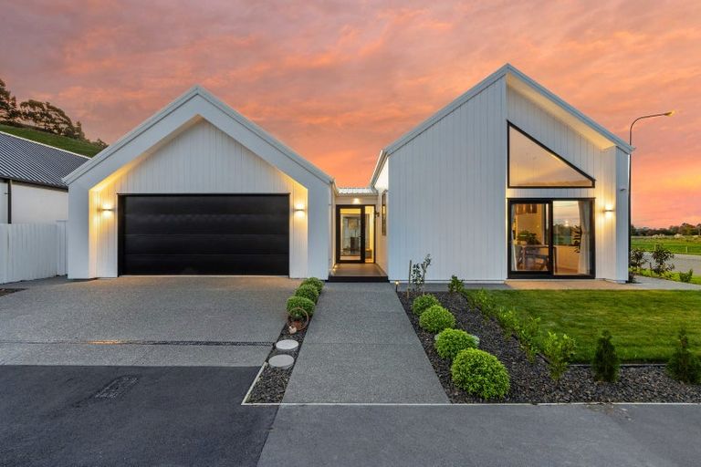 Photo of property in 2 Emeline Chapman Drive, Cracroft, Christchurch, 8022