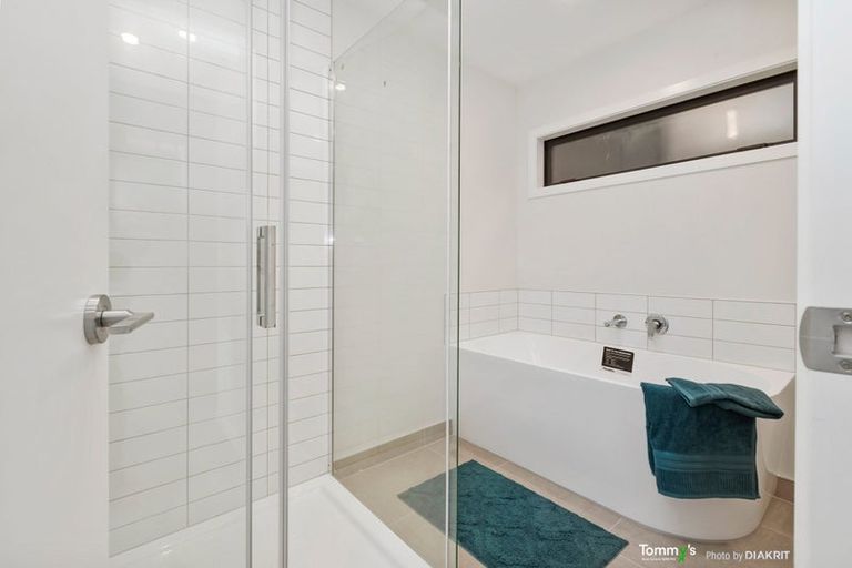 Photo of property in 15 Nanda Way, Khandallah, 6035