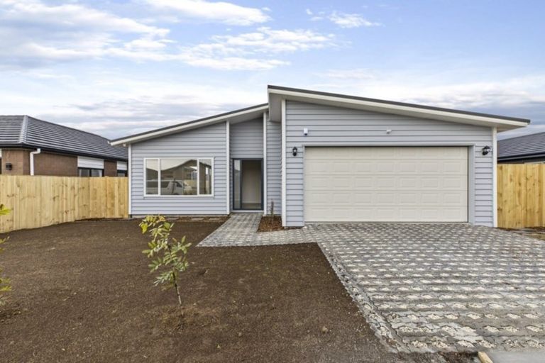 Photo of property in 17 Kare Ariki Place, Pukekohe, 2120