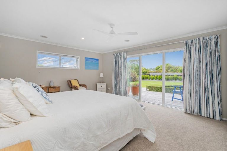 Photo of property in 10 Austin Drive, Whitianga, 3510