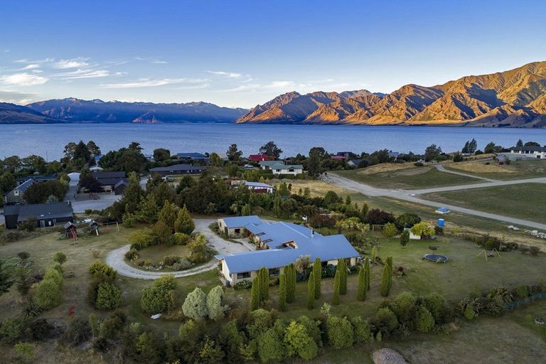 Photo of property in 28 Moraine Terrace, Lake Hawea, 9382