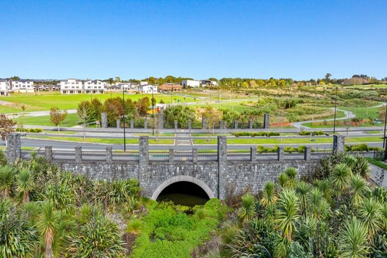 Photo of property in 24 Ahunga Road, Karaka, Papakura, 2113