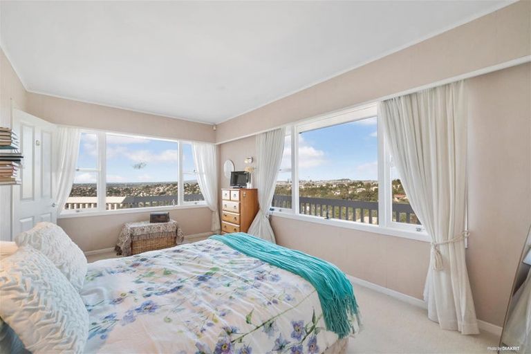 Photo of property in 3 Speedy Crescent, Hillcrest, Auckland, 0627