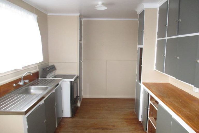 Photo of property in 5 Douglas Crescent, Fairfield, Hamilton, 3214