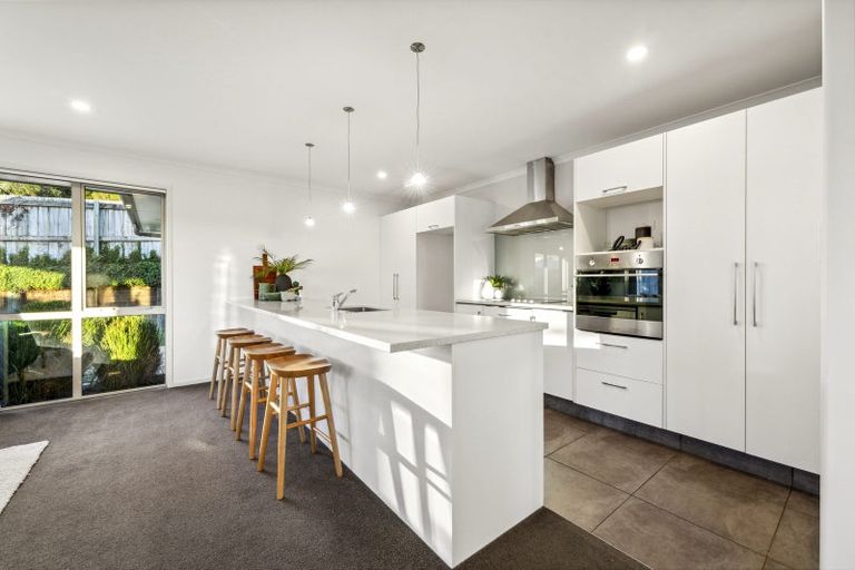 Photo of property in 31 Rochfort Crescent, Pyes Pa, Tauranga, 3112