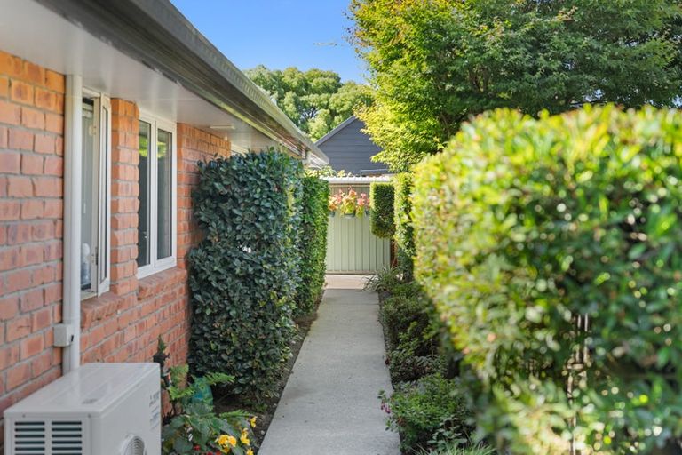 Photo of property in 5 Amesbury Mews, Avonhead, Christchurch, 8042