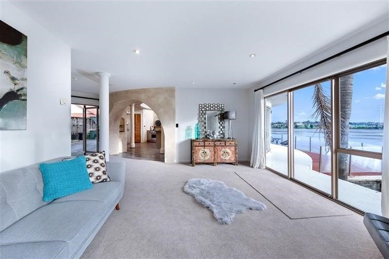 Photo of property in 6 Shepherds Road, Papakura, 2110