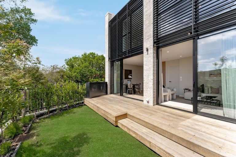 Photo of property in 21a Arahia Street, Northcote, Auckland, 0627