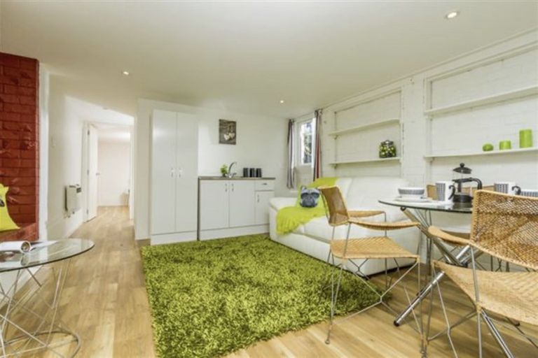 Photo of property in 14 Cassino Street, Bayswater, Auckland, 0622