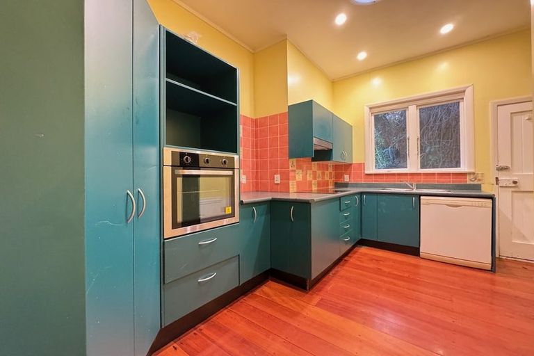 Photo of property in 2/51 Barnard Street, Wadestown, Wellington, 6012