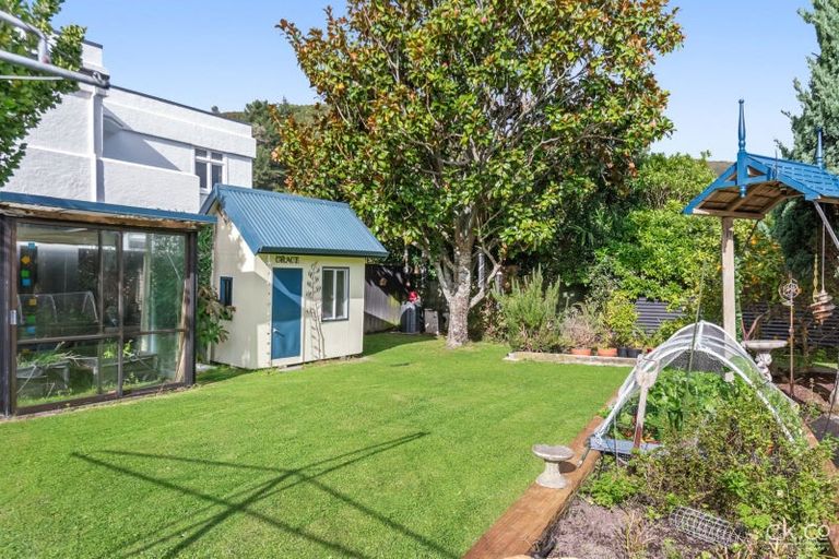 Photo of property in 4 Lockett Street, Waterloo, Lower Hutt, 5011