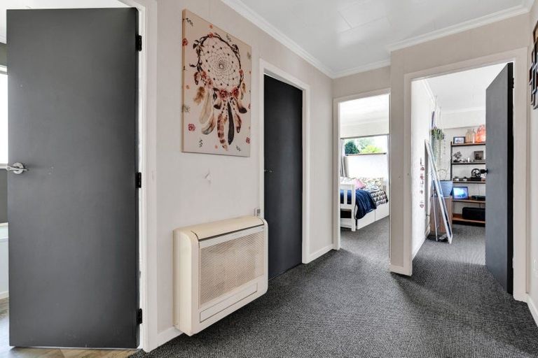 Photo of property in 1 Tainui Terrace, Inglewood, 4330