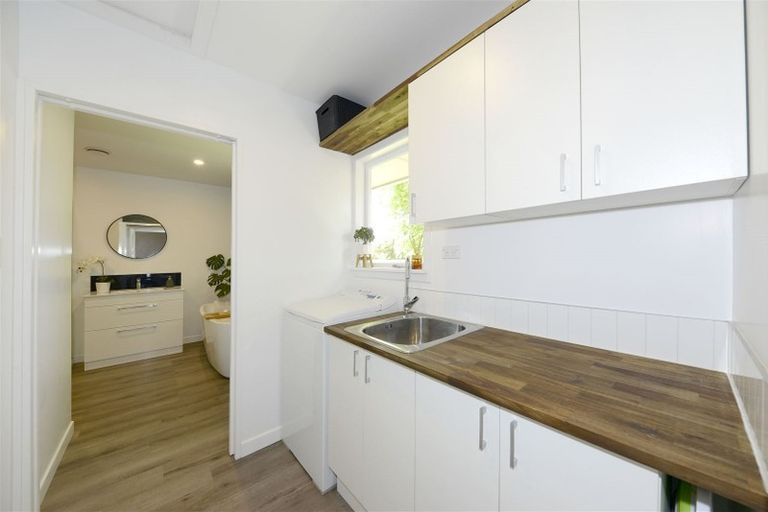 Photo of property in 6 Elwyn Place, Avonhead, Christchurch, 8042