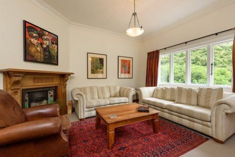 Photo of property in 135 Glenmore Street, Kelburn, Wellington, 6012