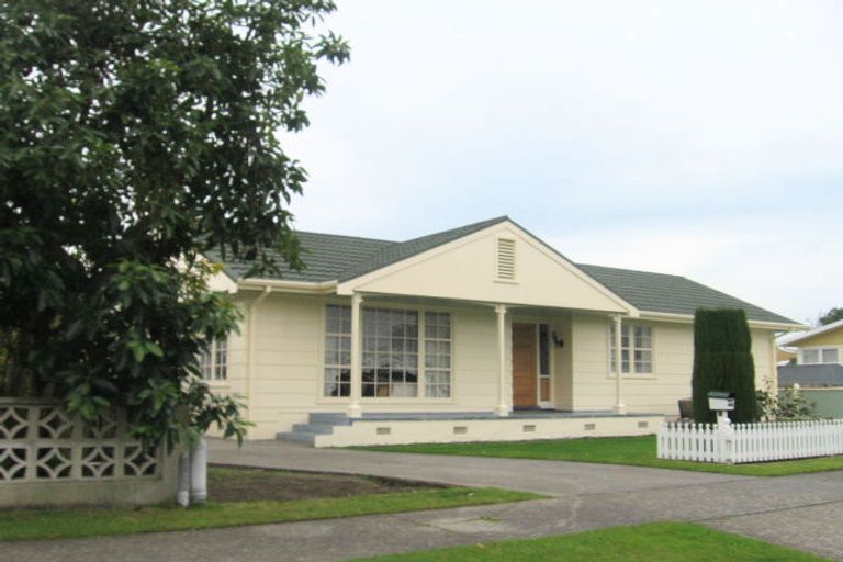 Photo of property in 21 Frickleton Street, Taradale, Napier, 4112