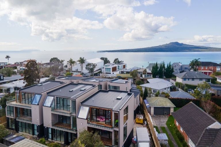 Photo of property in 48c Merani Street, Belmont, Auckland, 0622