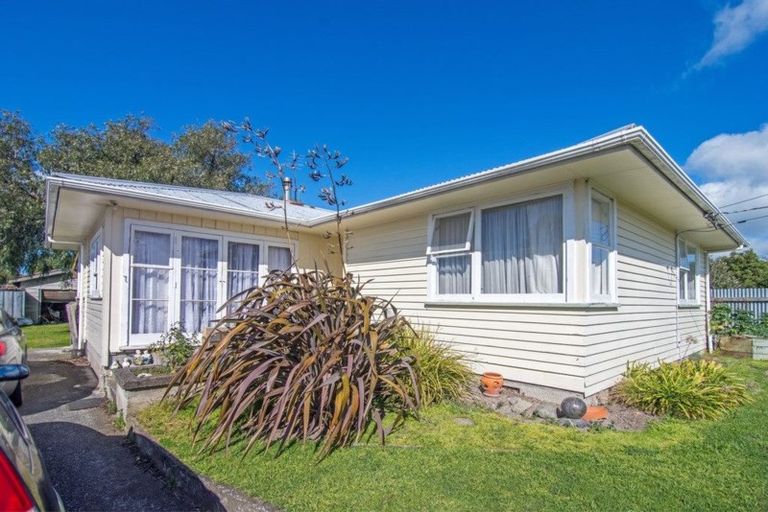 Photo of property in 97 Cameron Crescent, Masterton, 5810
