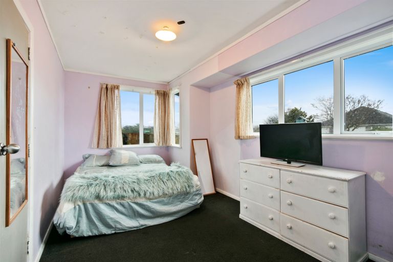 Photo of property in 69 Godley Street, Waiwhetu, Lower Hutt, 5010