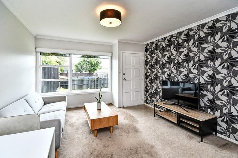 Photo of property in 2/49 Russell Road, Manurewa, Auckland, 2102