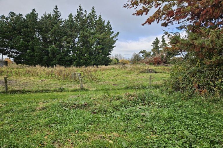 Photo of property in 74 Riverbank Road, Inch Clutha, Kaitangata, 9281