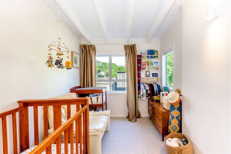 Photo of property in 37 Aperahama Street, Paekakariki, 5034
