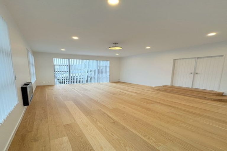 Photo of property in 7 Zara Court, Windsor Park, Auckland, 0632