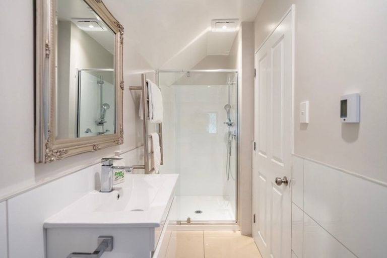 Photo of property in 29 Padnell Crescent, Paparangi, Wellington, 6037