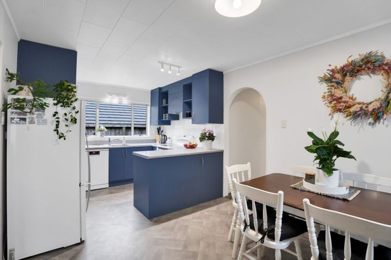 Photo of property in 19 Tainui Terrace, Inglewood, 4330