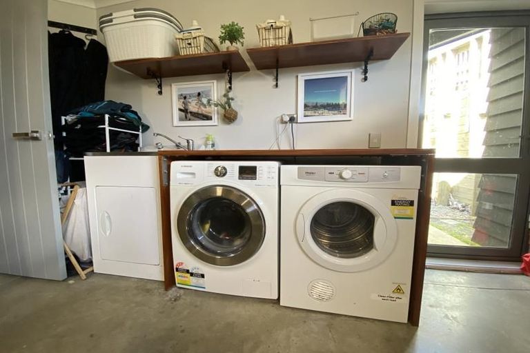 Photo of property in 25 Cresswell Place, Johnsonville, Wellington, 6037