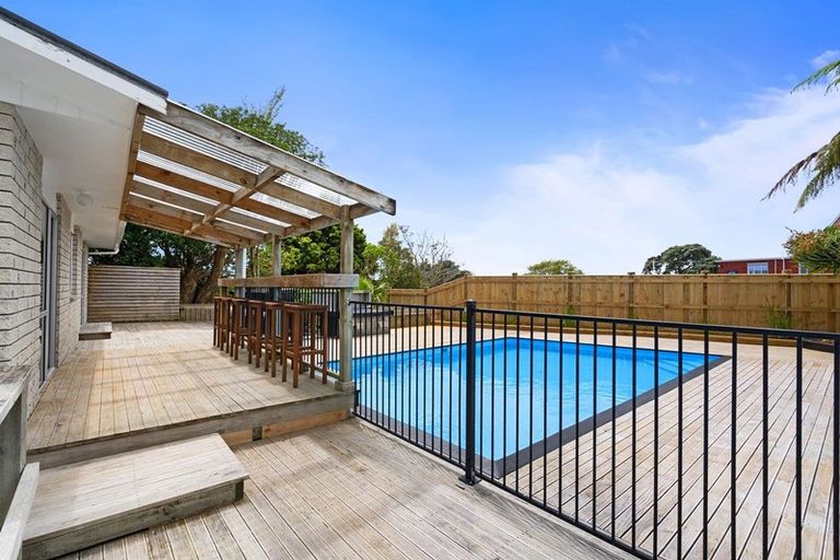 Photo of property in 219a Tukapa Street, Westown, New Plymouth, 4310