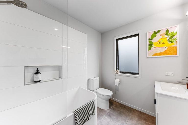 Photo of property in 15 Pakoro Close, Hobsonville, Auckland, 0618