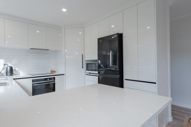 Photo of property in 15a Hatton Road, Orewa, 0931