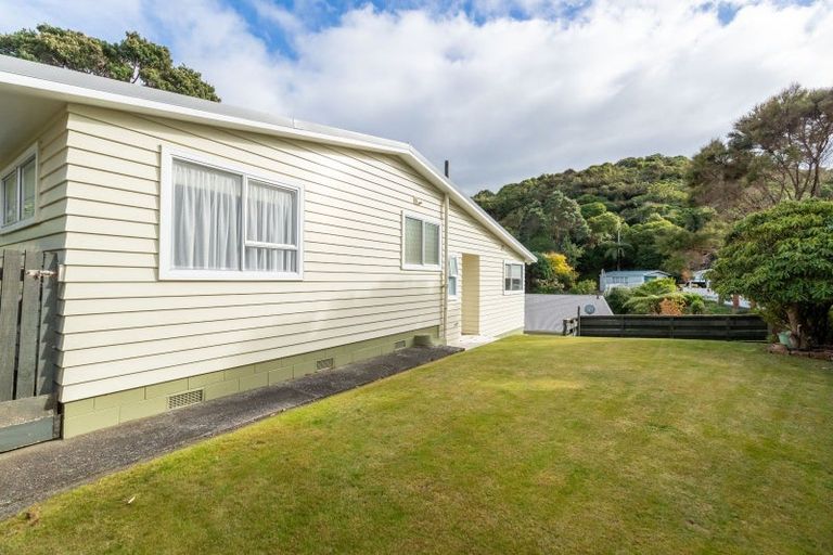 Photo of property in 14 Akatea Road, Korokoro, Lower Hutt, 5012