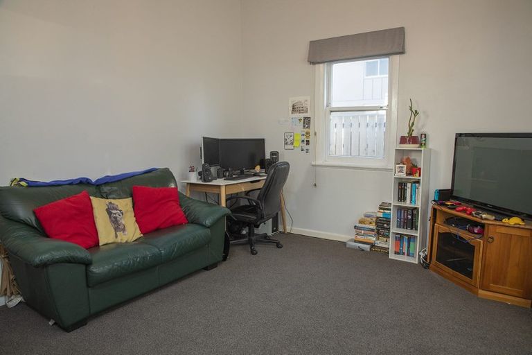 Photo of property in 2/80 Freyberg Street, Lyall Bay, Wellington, 6022