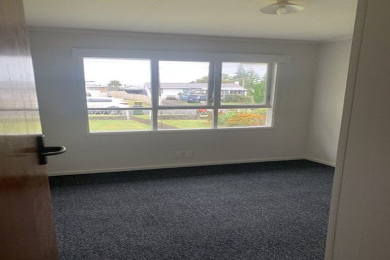 Photo of property in 5 Dennis Road, Papatoetoe, Auckland, 2025