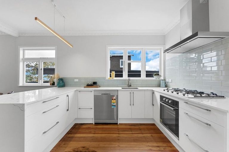 Photo of property in 36 Rimu Street, New Lynn, Auckland, 0600