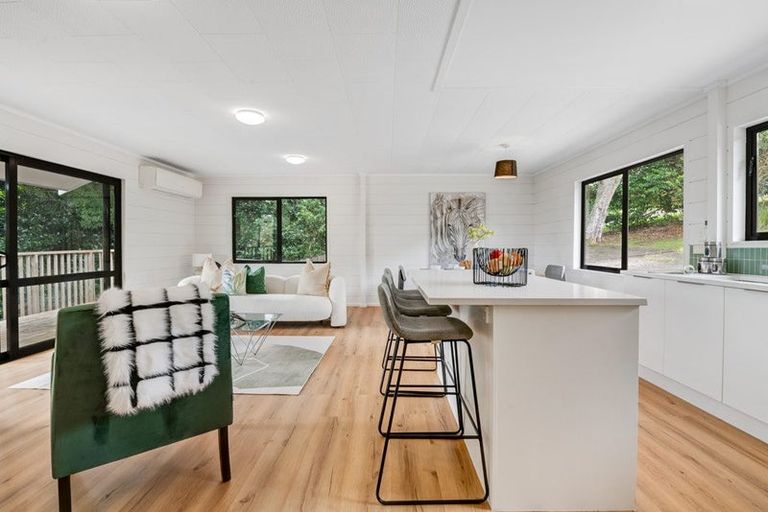 Photo of property in 2/15 Pemberton Avenue, Bayview, Auckland, 0629