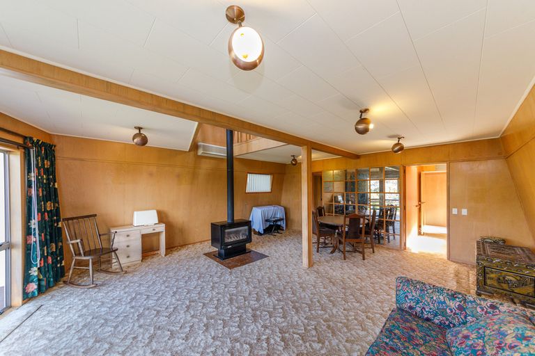 Photo of property in 14 Peter Hall Drive, Kelvin Grove, Palmerston North, 4414