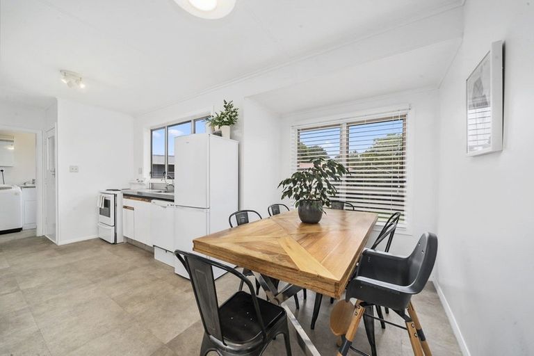 Photo of property in 2 Hadfield Place, Paraparaumu Beach, Paraparaumu, 5032