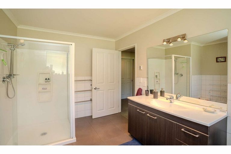 Photo of property in 4 Kotare Heights, Kerikeri, 0230